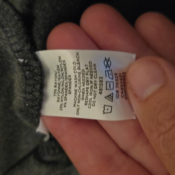 Lou & Grey Charcoal Leggings Size M (0718) - Picture 4 of 5